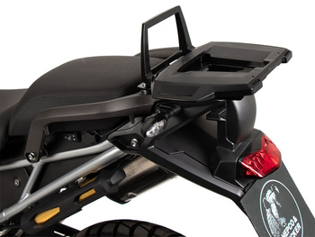 Stelaż górnego kufra Alurack w kolorze czarnym, do połączenia z oryginalnym tylnym bagażnikiem do Triumph Tiger 1200 Rally Pro / GT Pro / GT (2022-)